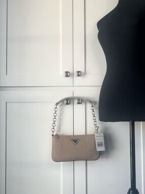 Tan Ribbed Shoulder & Crossbody Bag With Silver Chain Strap